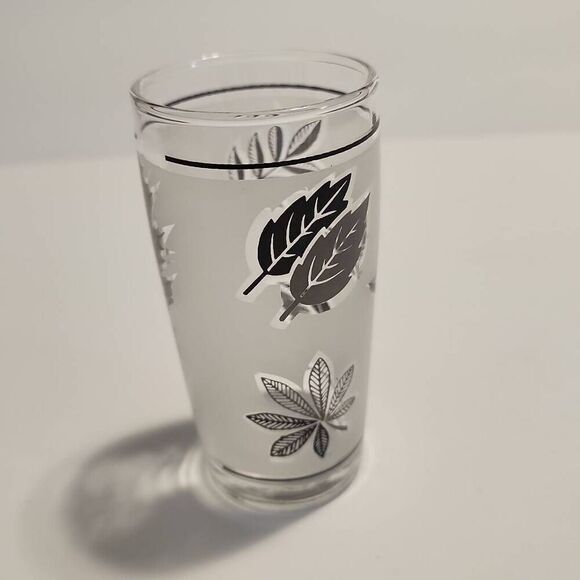 Libbey Vintage Frosted Tulip Silverleaf Set Of 7 4oz Juice Glasses - Picture 6 of 9